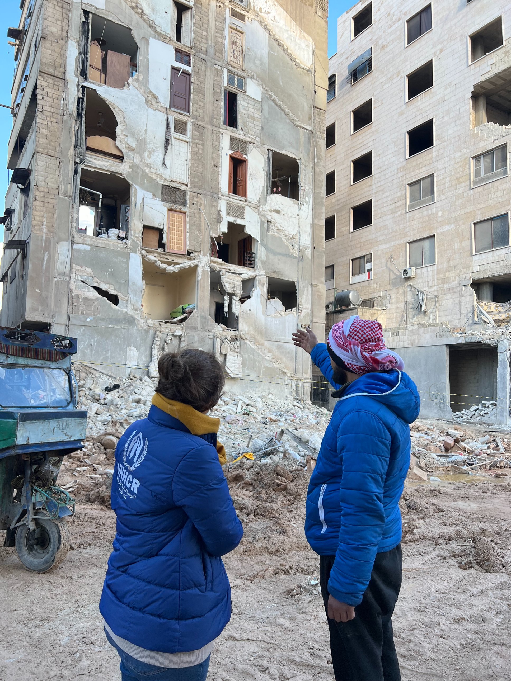 UNHCR distributes relief items to people affected by the earthquake