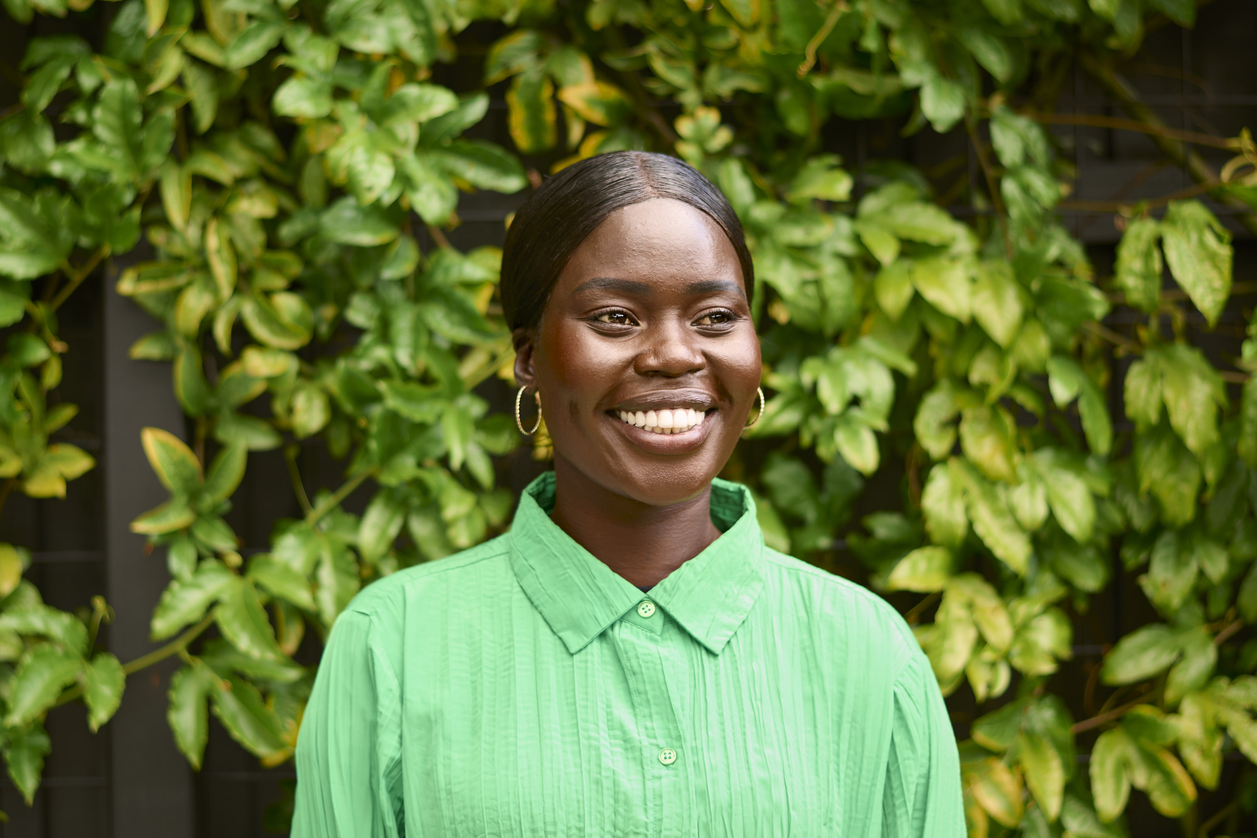 Akec was born in South Sudan but raised in Kakuma refugee camp in Kenya, where her mother first instilled a love of cooking in her. After moving to Perth, Akec became an Australian rules footballer - playing for the Fremantle, Richmond, and Hawthorn Football Clubs.