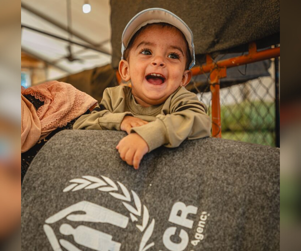  UNHCR Distributes Blankets to Refugees in Za'atari Camp.