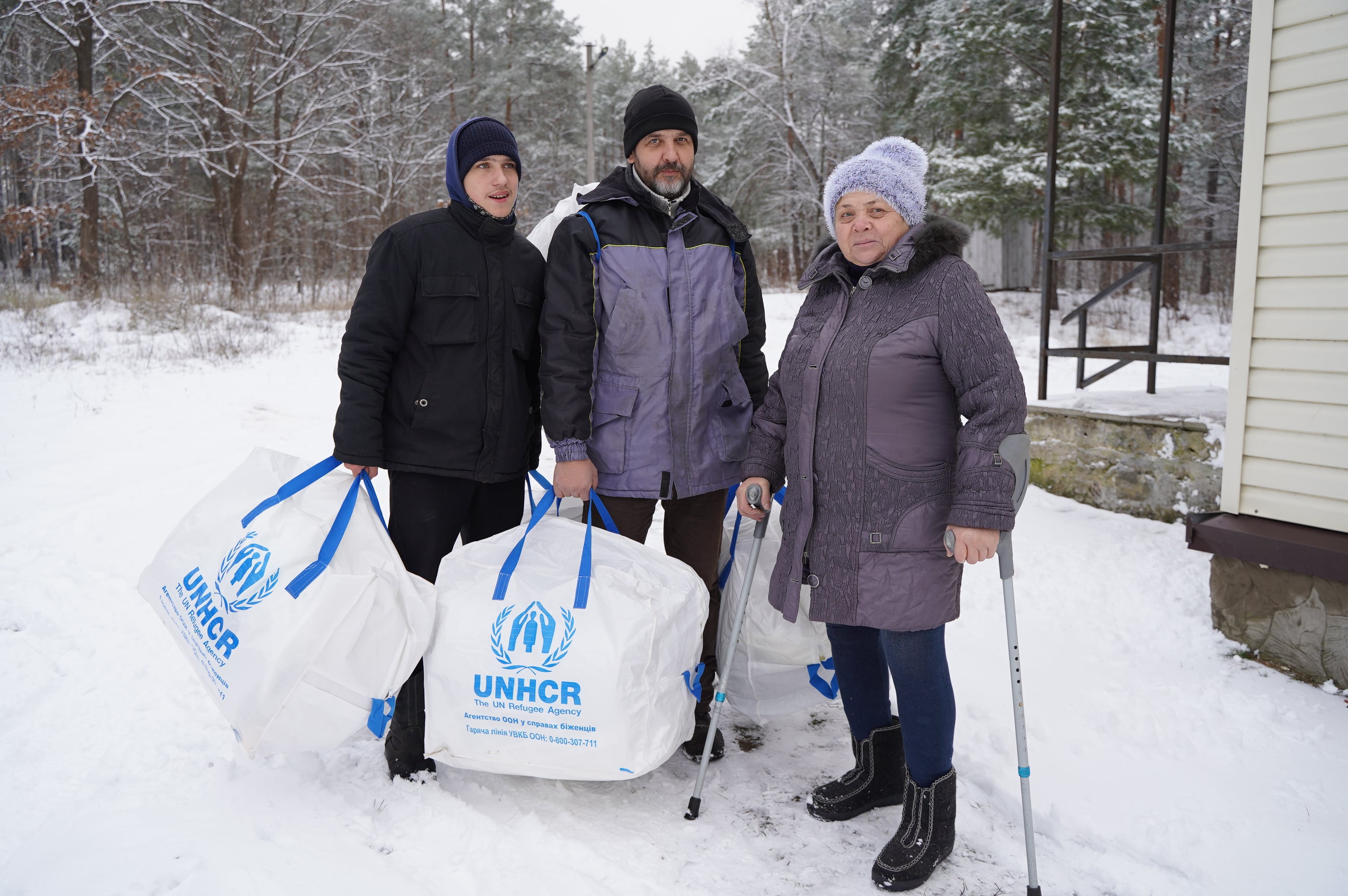 Ukraine_war-affected-Ukrainians-receive-support